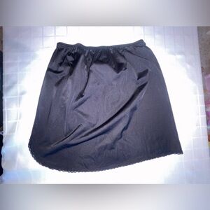 vanity fair black slip women’s size medium